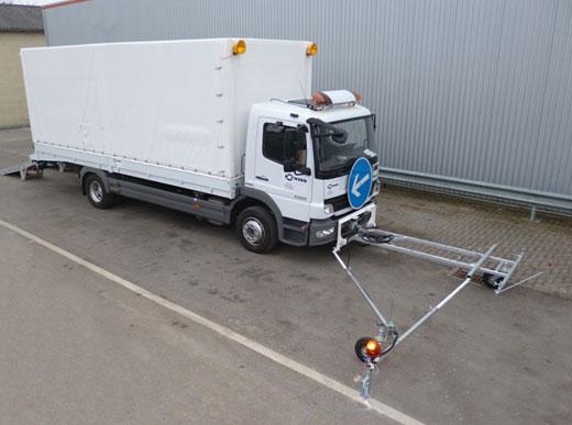 "All-inklusive-Paket": Transport LKWs für je eine H33-3 und Versorgungs-LKWs mit Kocherpaket je zwei ID1100-1 mit direkter Versorgung vom LKW - ohne Hydraulikaggregat ausgerüstet mit Vormarkierungseinrichtung