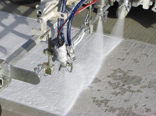 H26 bei Airbus in Hamburg/Deutschland ausgerüstet mit 1K-Kaltfarben Airless sowie 2KKaltspritzplastiken Airless System M98:2, 460 ltr Druckbehälter sowie 90 cm Breitstrichmarkeur mit 3 Farbpistolen