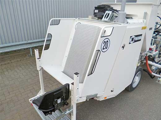 H26 im Airless-Verfahren mit servo-hydraulischer Pumpe (AMAKOS<sup>®</sup>) mit Druckbehälter (800 ltr), vergrößerter Perlbehälter (450 ltr) und verbreiterte Sperrzeichenwanne