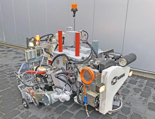 H10 ausgerüstet für die Applikation von Thermoplastiken – Extruder – Glattstriche - zwei Perlpistolen für zwei unterschliedliche Glasperlensorten