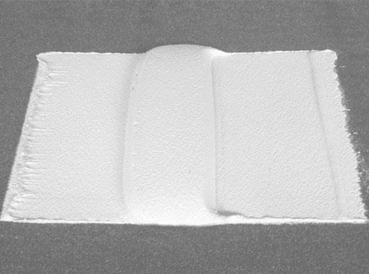 Perfilado transversal de 90° hasta una altura de 16 mm (depende del material) con y sin borde biselado. Las siguientes aplicaciones son posible:<br>- Perfiles sobre línea lisa como línea continua y en combinaciones de trazo-intervalo.<br>- Perfiles sin lí