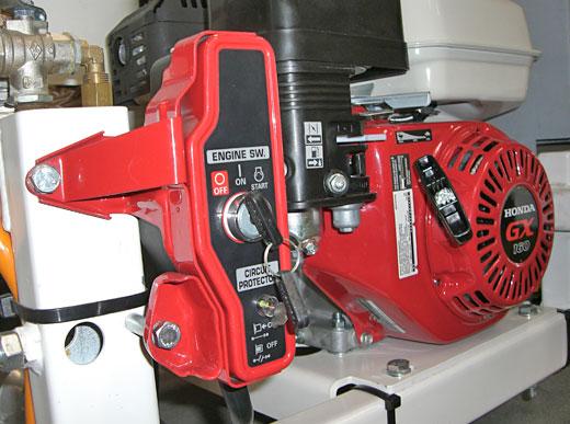 RP100-1H equipped with electronic spacing device ELC2 and electric starter and screed box for double lines up to a max. width (line-gap-line) of 50 cm here 10/10/10 cm (30 cm screed box) with glass bead guns