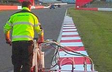 H9 pendant travaux de marquage sur le circuit de Silverstone à Silverstone / UK