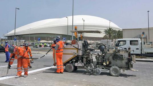 H16 con depósito adicional para pintura en frío de 24 l para trabajos manuales - nuevo estadio de fútbol para la Copa Mundial de la FIFA 2022 Al Wakrah-Doha en Qatar