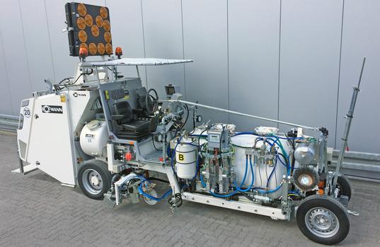 H33 mit Druckbehälter (1.000 ltr) und Perlbehälter (520 ltr) für 2K-Kaltspritzplastiken im Airless-Spritzverfahren mit wegabhängiger Dosierpumpe AMAKOS®