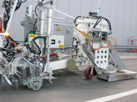 H18 Markierungsmaschine mit Trocknereinheit (Gebläseleistung ca. 2 x 10.000 Ltr/Min bei 600° C) und MultiDotLine<sup>®</sup> Exruder 30cm